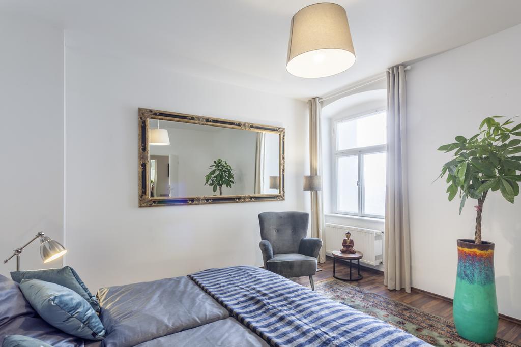The Rheinsberger - Cosy 2br One Living Up To 6 Apartament